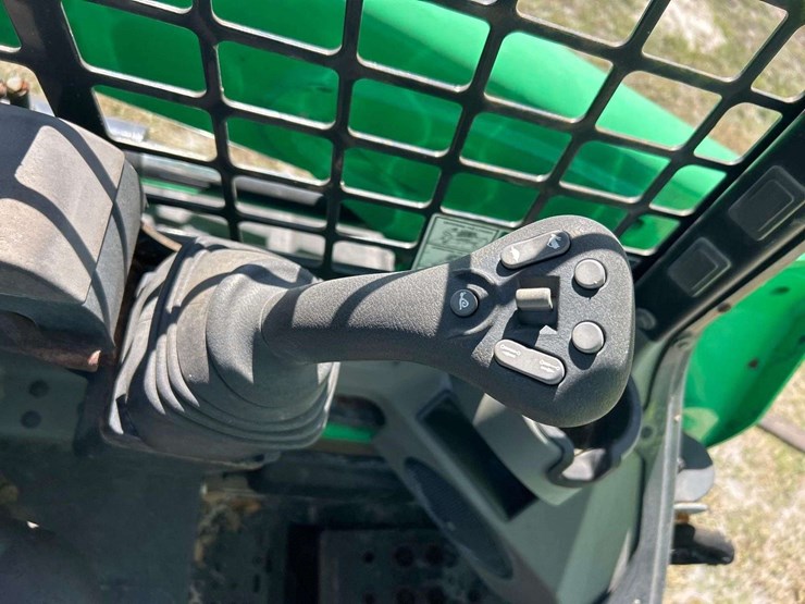 2020-bobcat-t550-image-11