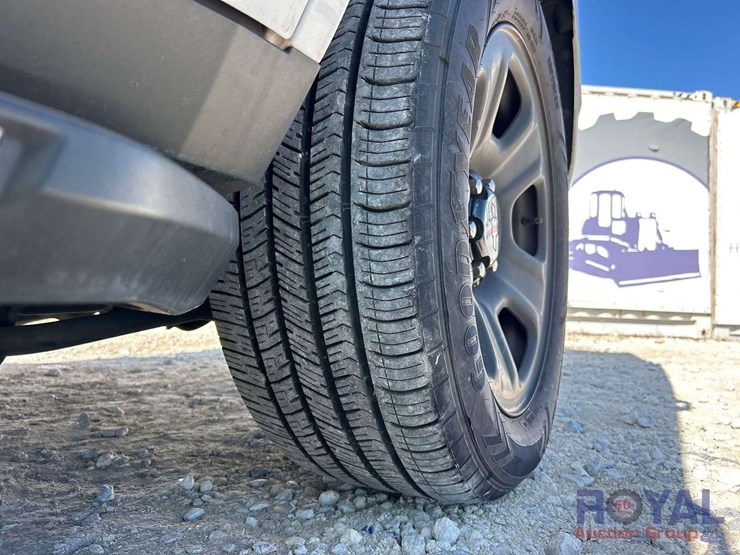 2021-chevrolet-tahoe-image-28