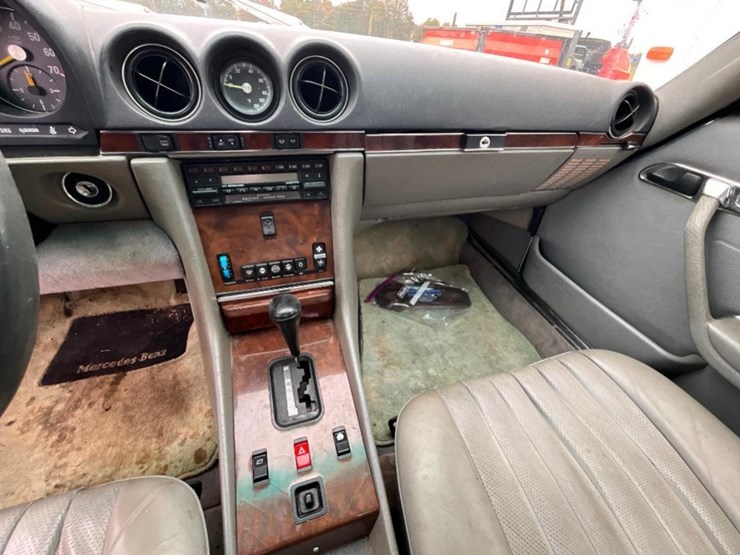 1987-mercedes-560sl-(at,-2-door,-v8,-miles-image-16