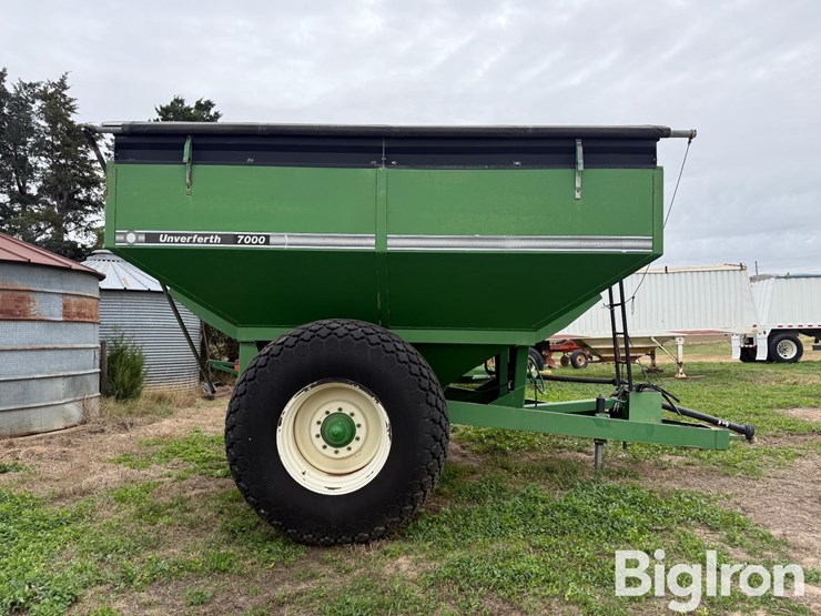 unverferth-gc-7000-grain-cart-image-4