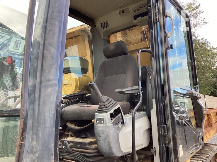 2015-morooka-mst2200vd-image-11