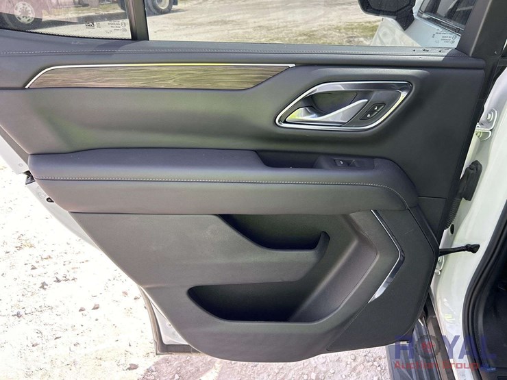 2022-chevrolet-tahoe-image-21