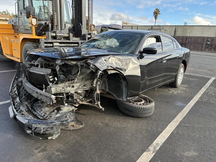 2021-dodge-charger-sedan-image-2