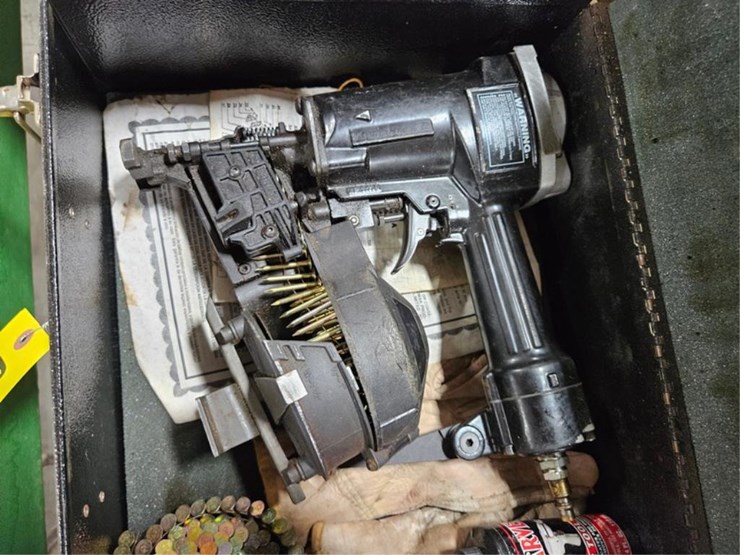 #2457-•-roofing-nail-gun-&-assorted-nails-image-7