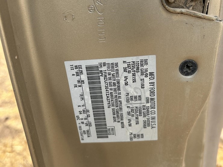 2001-ford-explorer-xlt-image-14