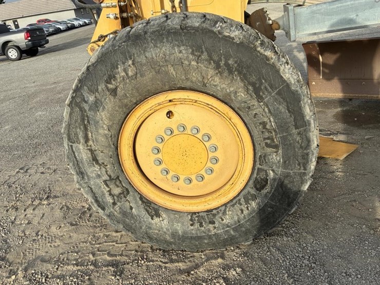 2008-deere-772d-image-15