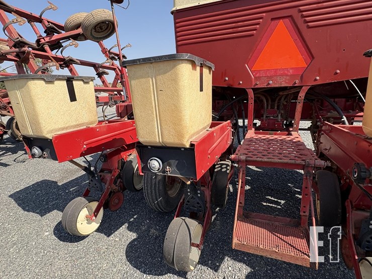 international-800-image-8