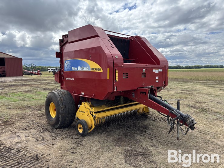 2012-new-holland-br7090-image-3