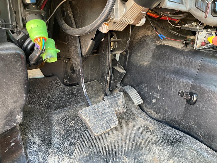 2007-international-8600-image-40