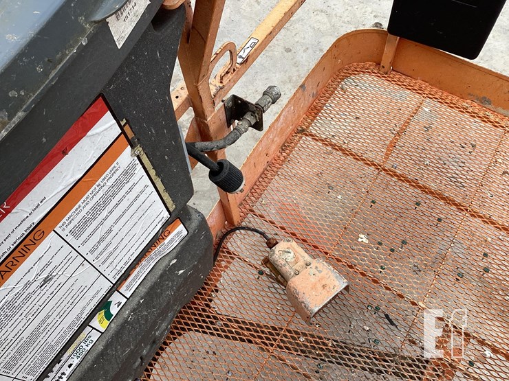 2008-jlg-800s-image-13