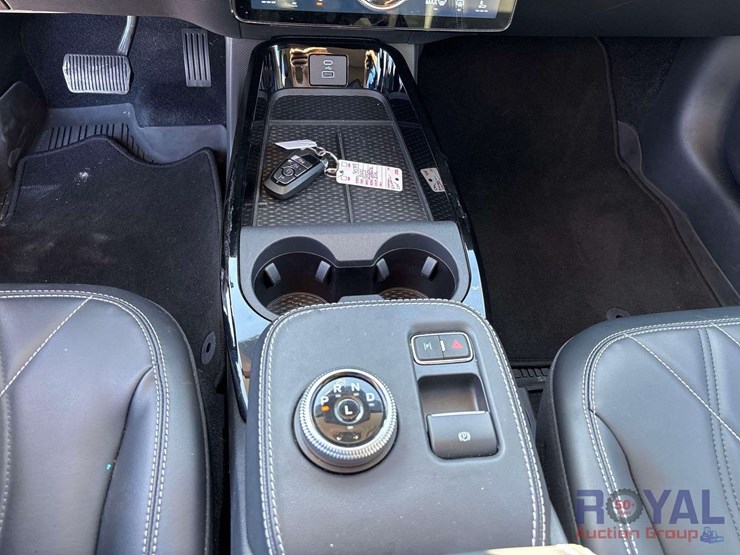 2021-ford-mustang-mach-e-image-19