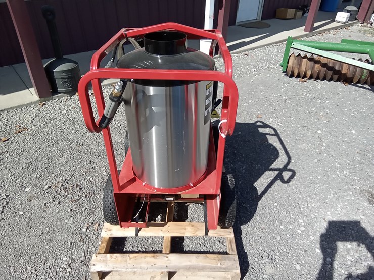 #892-•-magnum-4000-series-gold-hot-water-pressure-washer-image-6