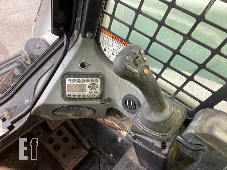 2014-bobcat-t870-image-16