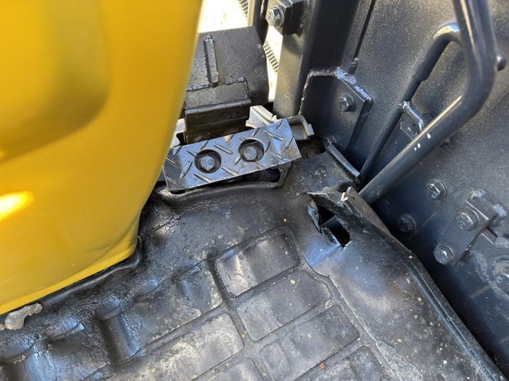 komatsu-pc12uu-2-image-26