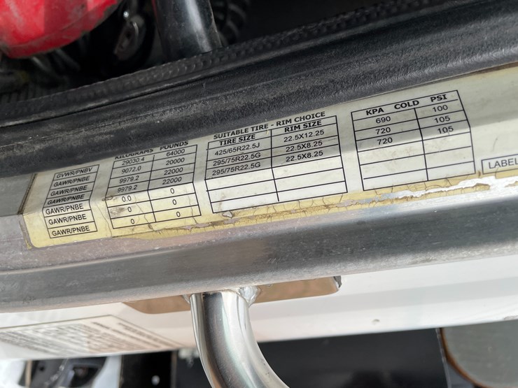 2011-peterbilt-365-image-86