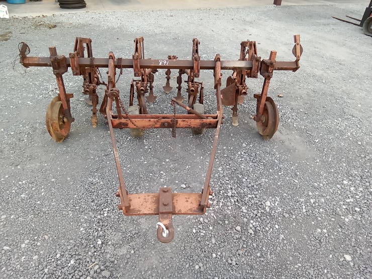 #891-•-ac-snap-coupler-cultivator-image-2