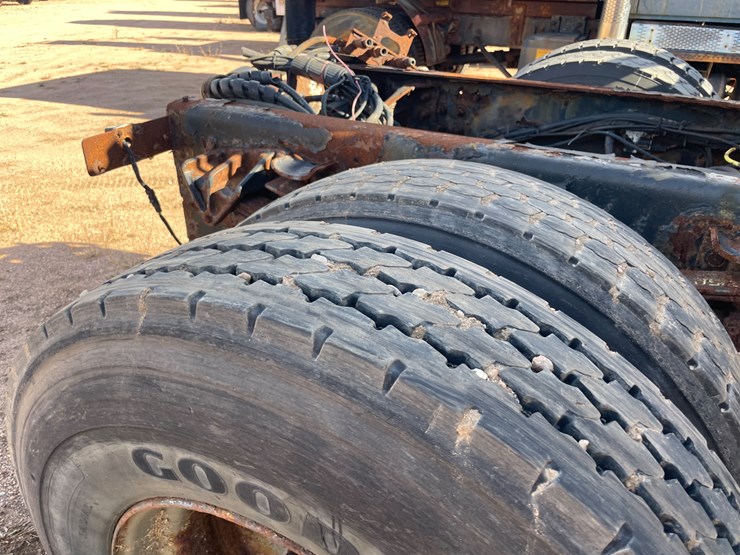 2006-international-7400-image-24