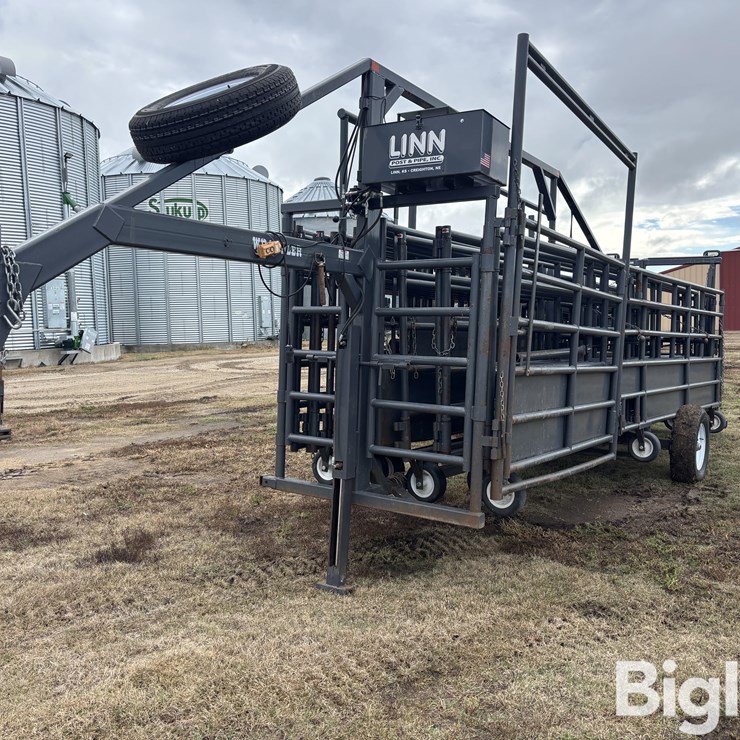 2017 Linn Post & Pipe Wrangler Portable Corral