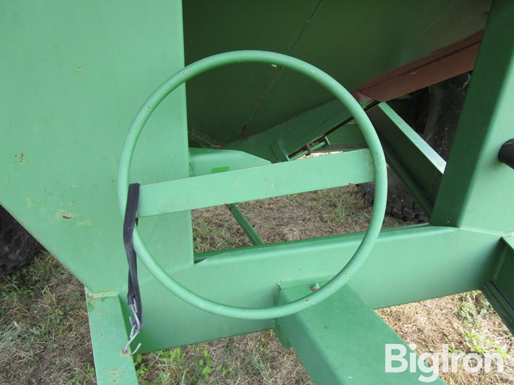 unverferth-gc-7000-grain-cart-image-16