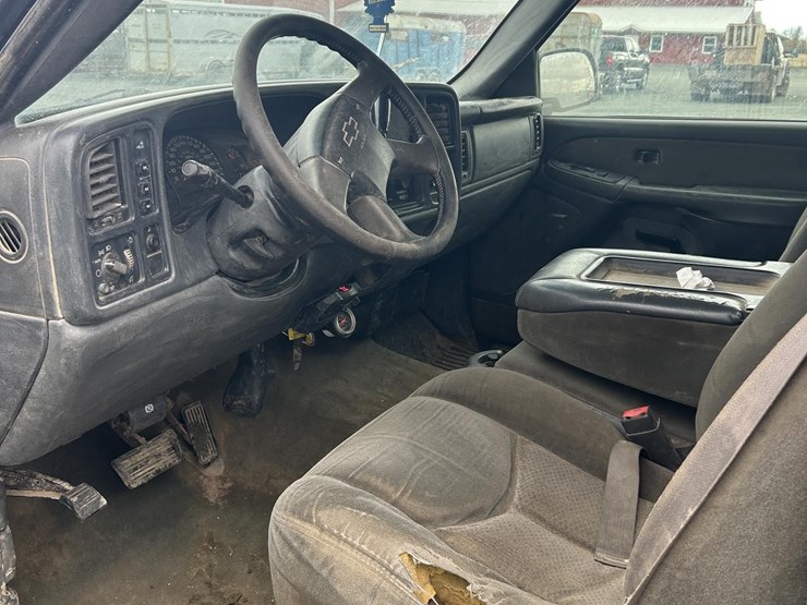 2003-chevrolet-silverado-2500-image-9