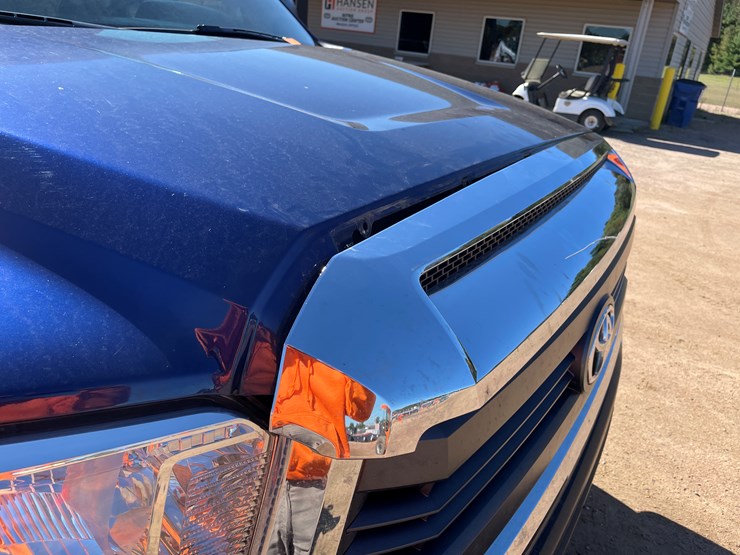 2015-toyota-tundra-sr5-image-22