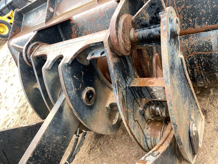 2011-case-821f-image-27