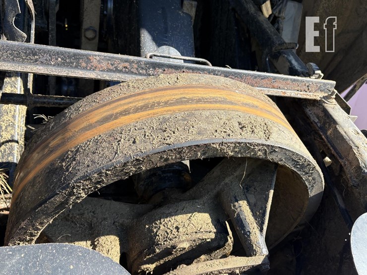 2015-new-holland-big-baler-330-image-19