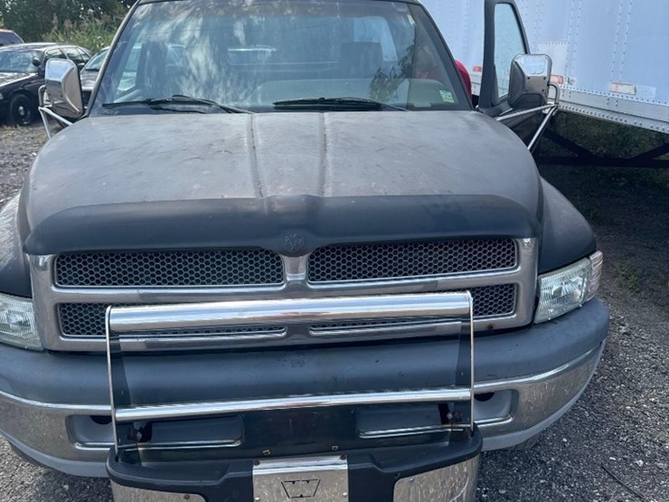 1997-dodge-3500-image-3