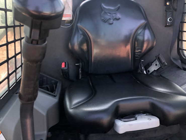 2014-bobcat-s650-image-58