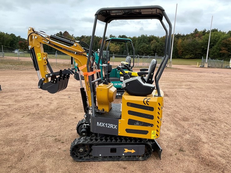 #1698-•-agt-mx12rx-mini-excavator-image-7