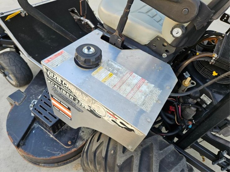 #2482-•-2012-dixie-chopper-xcaliber-3366-zero-turn-mower-image-15
