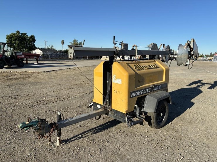 2012-allmand-night-light-pro-ii-light-tower-image-1