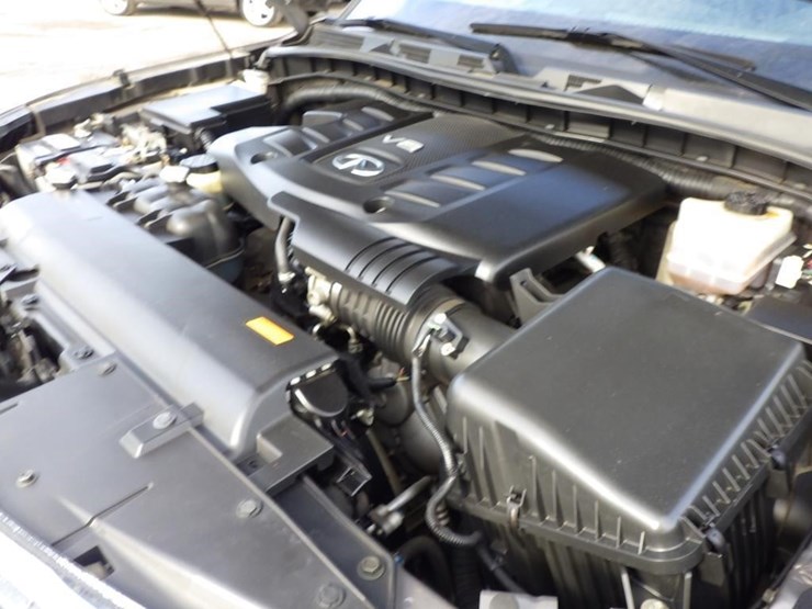 2011-infiniti-qx56-image-10