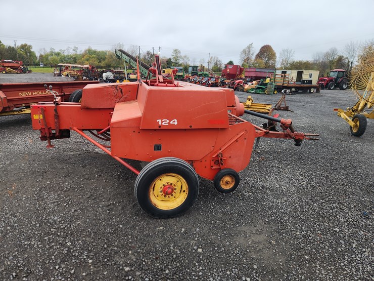 massey-ferguson-124-image-2