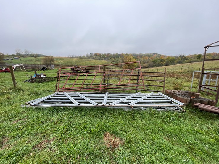 #8119-•-assortment-of-gates-image-2