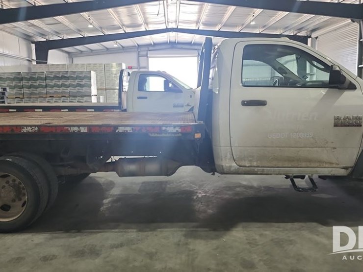 2015-dodge-ram-5500-image-4