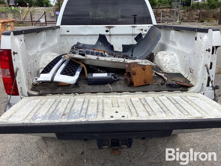 2013-chevrolet-silverado-2500-image-19