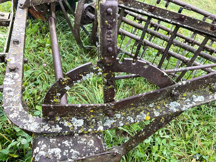 #8031-•-john-deere-hay-rake-image-7