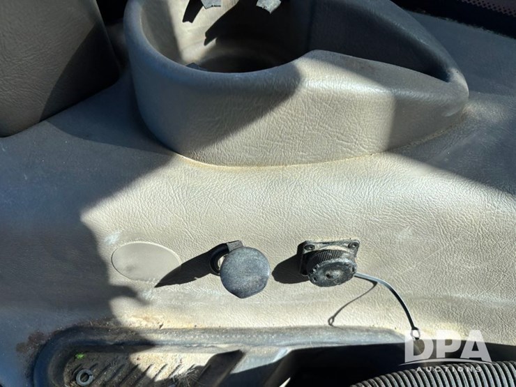 2020-case-ih-patriot-4440-image-117