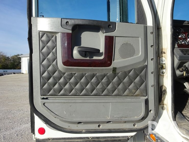 2018-freightliner-coronado-day-cab-glider-truck-(pz13996,-unit-773)-image-83