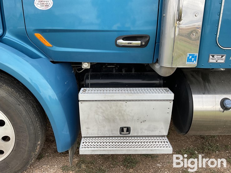 2020-peterbilt-579-image-13