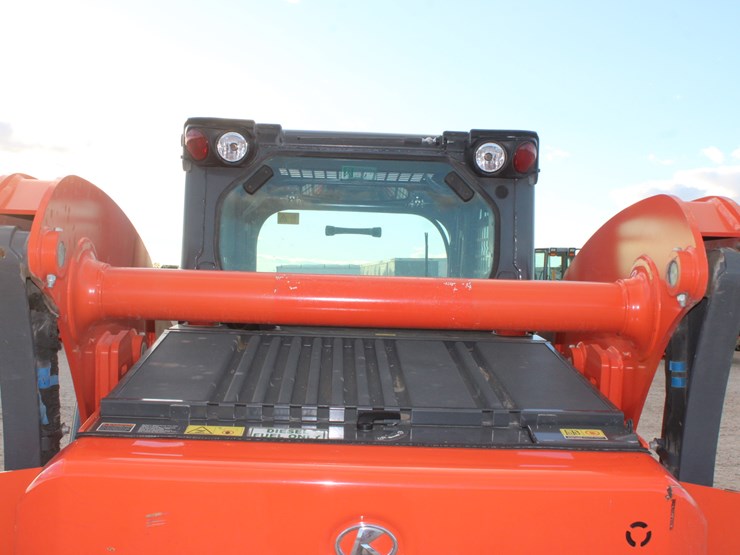 2023-kubota-ssv75-image-44