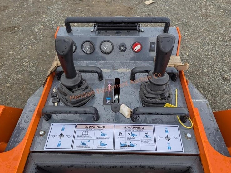 diggit-scl850-mini-tracked-loader-image-5