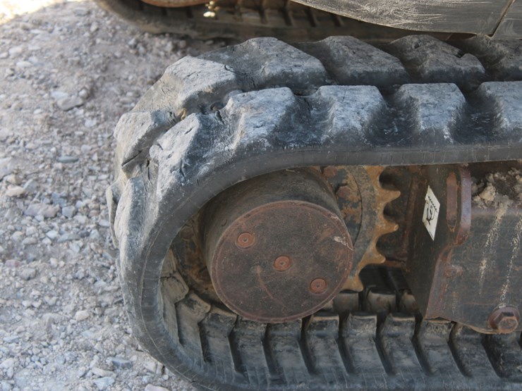 2016-bobcat-e32i-image-35