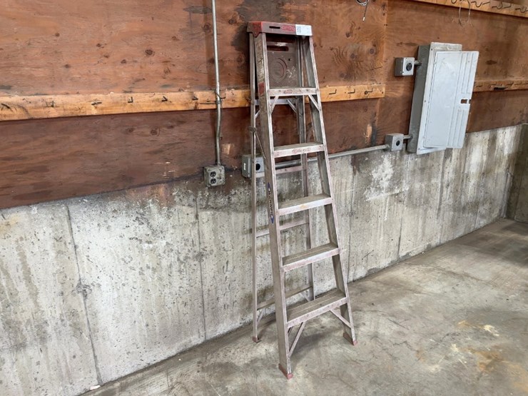 werner-6'-aluminum-step-ladder-image-2