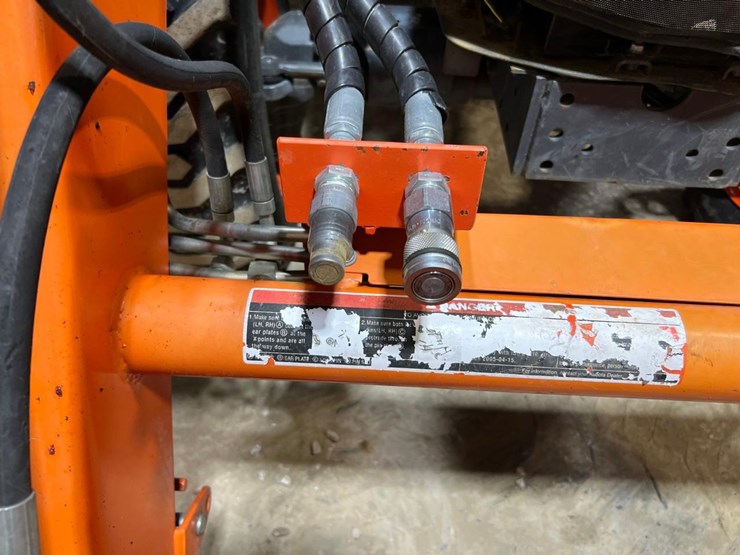 2015-kubota-l4060-image-11