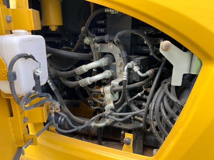komatsu-pc88mr-11-image-24