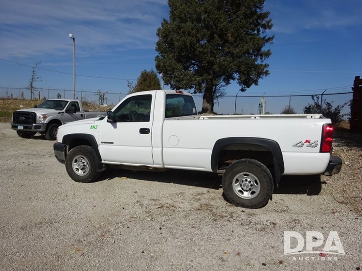 2006-chevrolet-2500hd-image-27