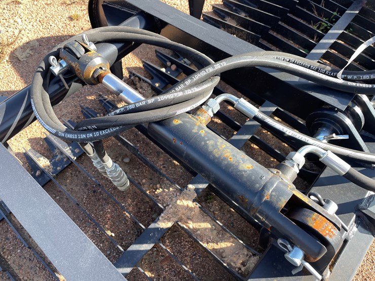 #4084-•-84"-skeletal-rock-grapple-bucket-attachment-image-8