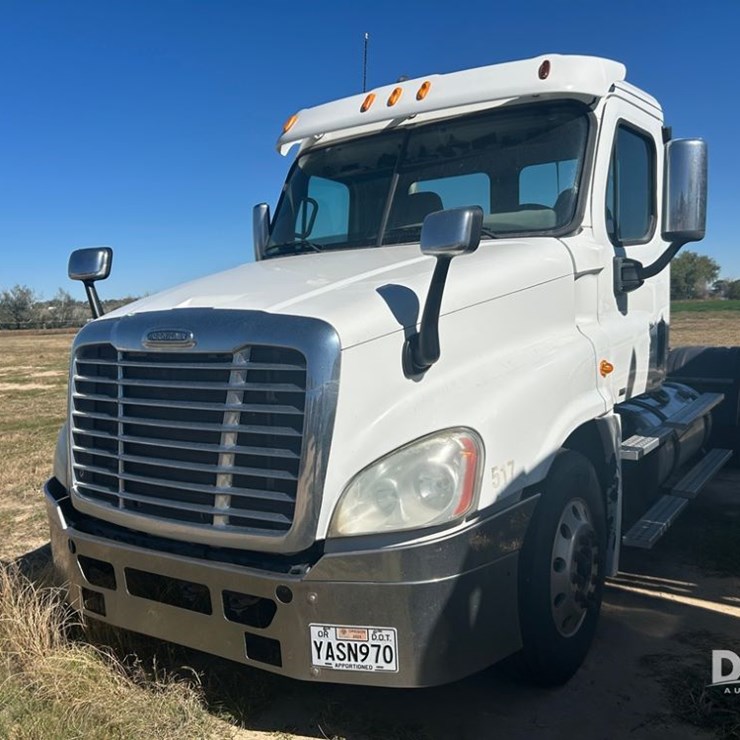 2012 Freightliner Cascadia Truck (CP1182 Unit 517)